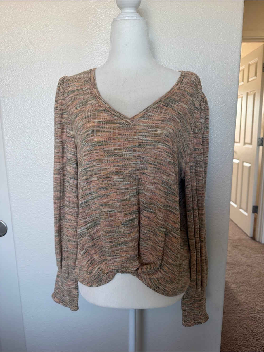 Democracy Multicolor Heathered Peach V-Neck Long Sleeve Top